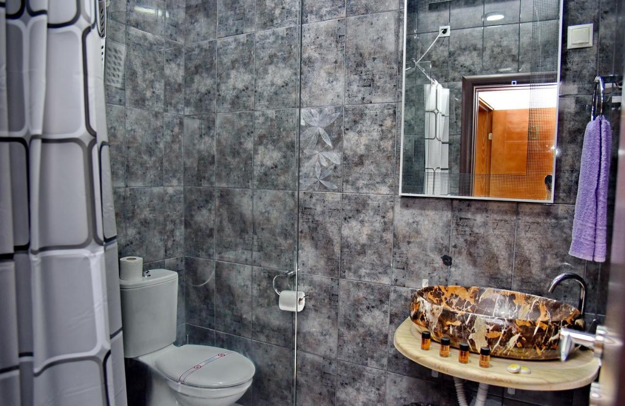 Apartments Sea Star Kotor Bagian luar foto
