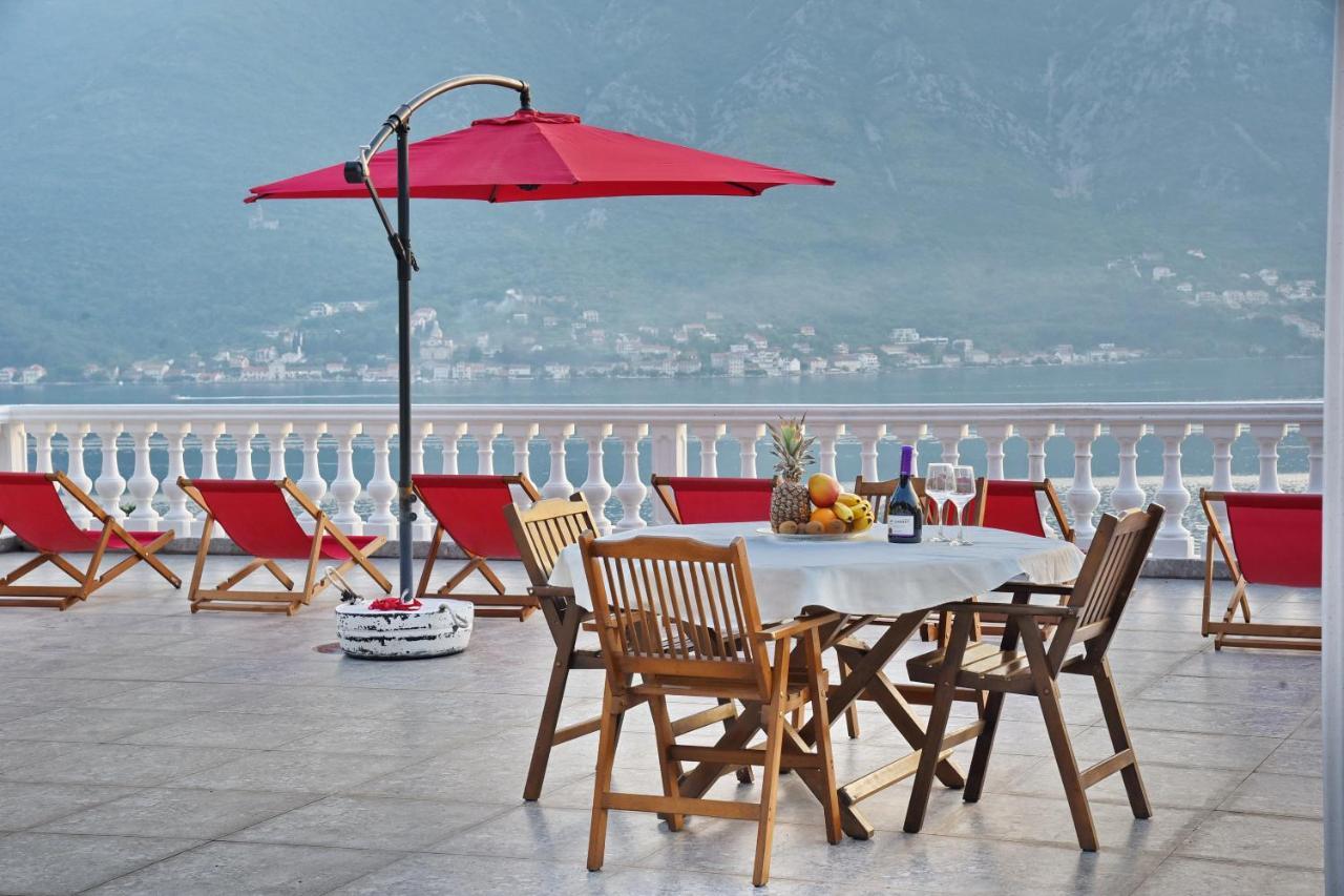 Apartments Sea Star Kotor Bagian luar foto